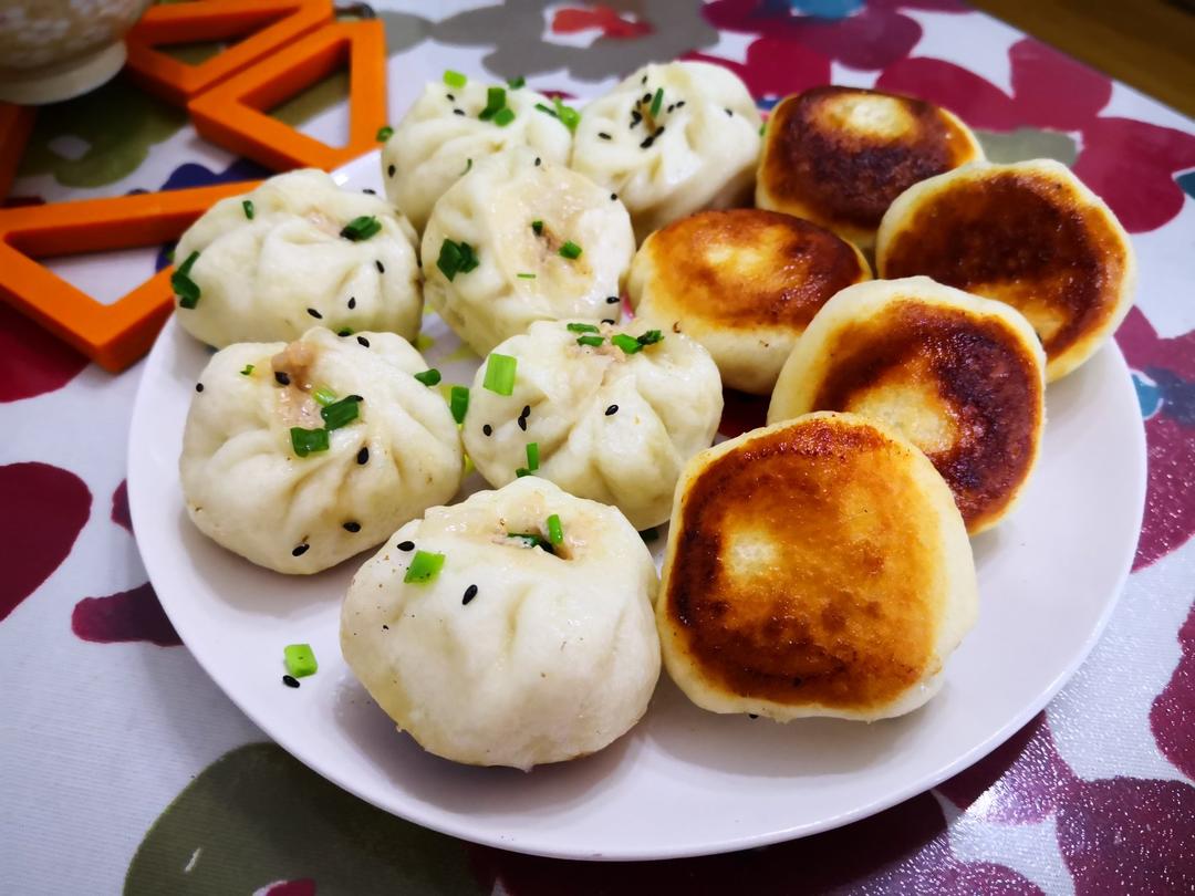 咸蛋黄鲜肉生煎包