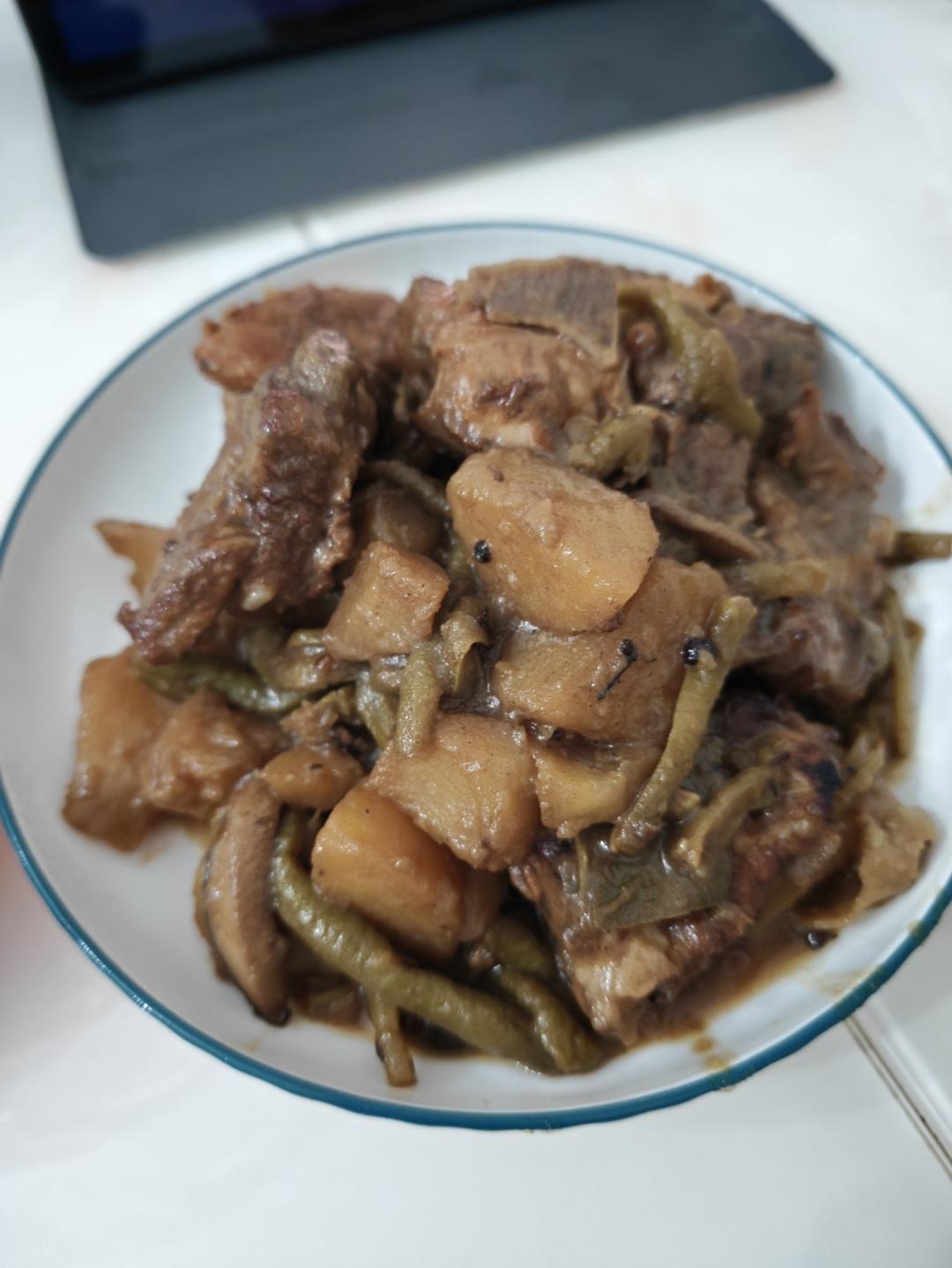 排骨炖豆角土豆香菇