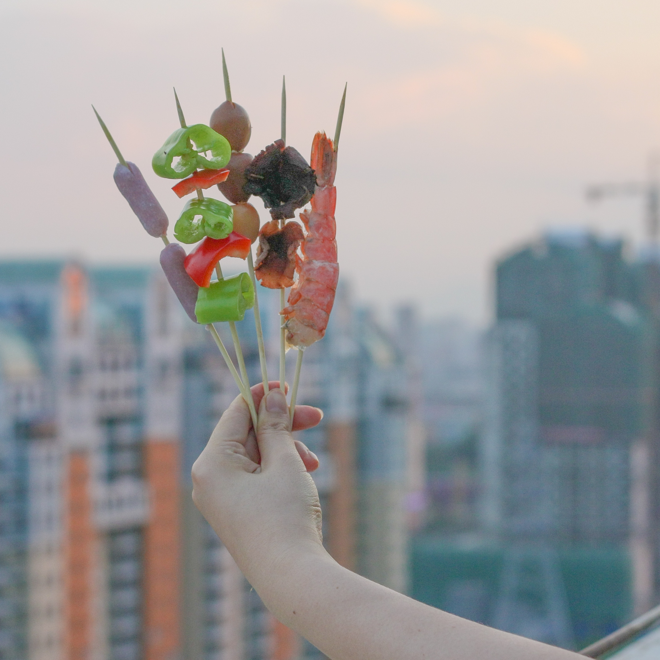 天台烧烤趴，物业知道嘛？