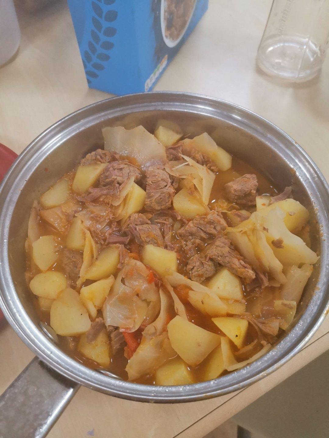 西红柿土豆片圆白菜汤