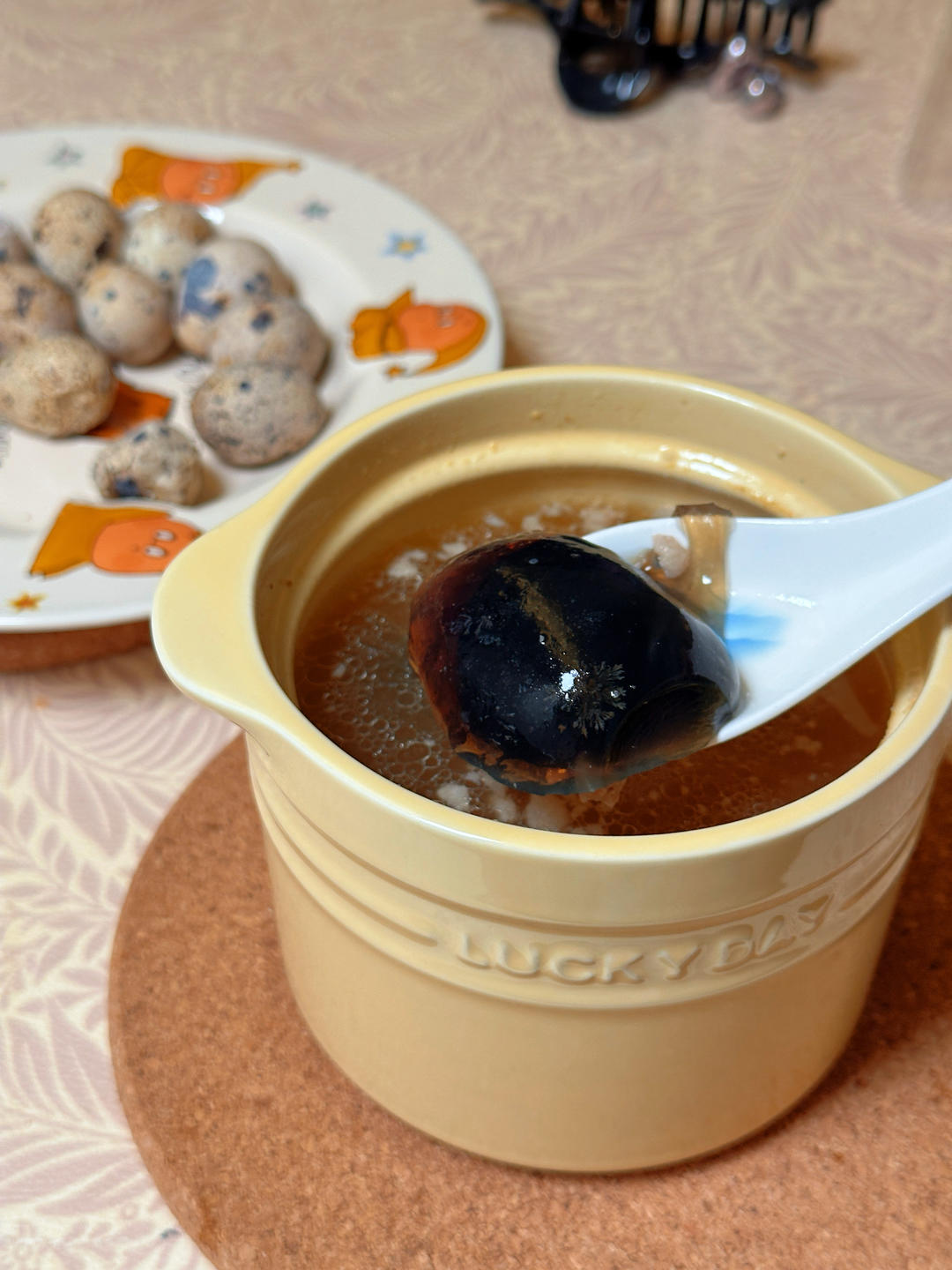 皮蛋肉饼汤（简易版瓦罐汤）