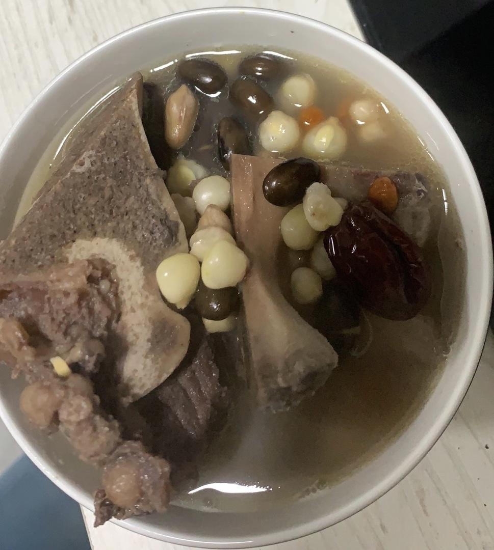 黑豆牛骨汤