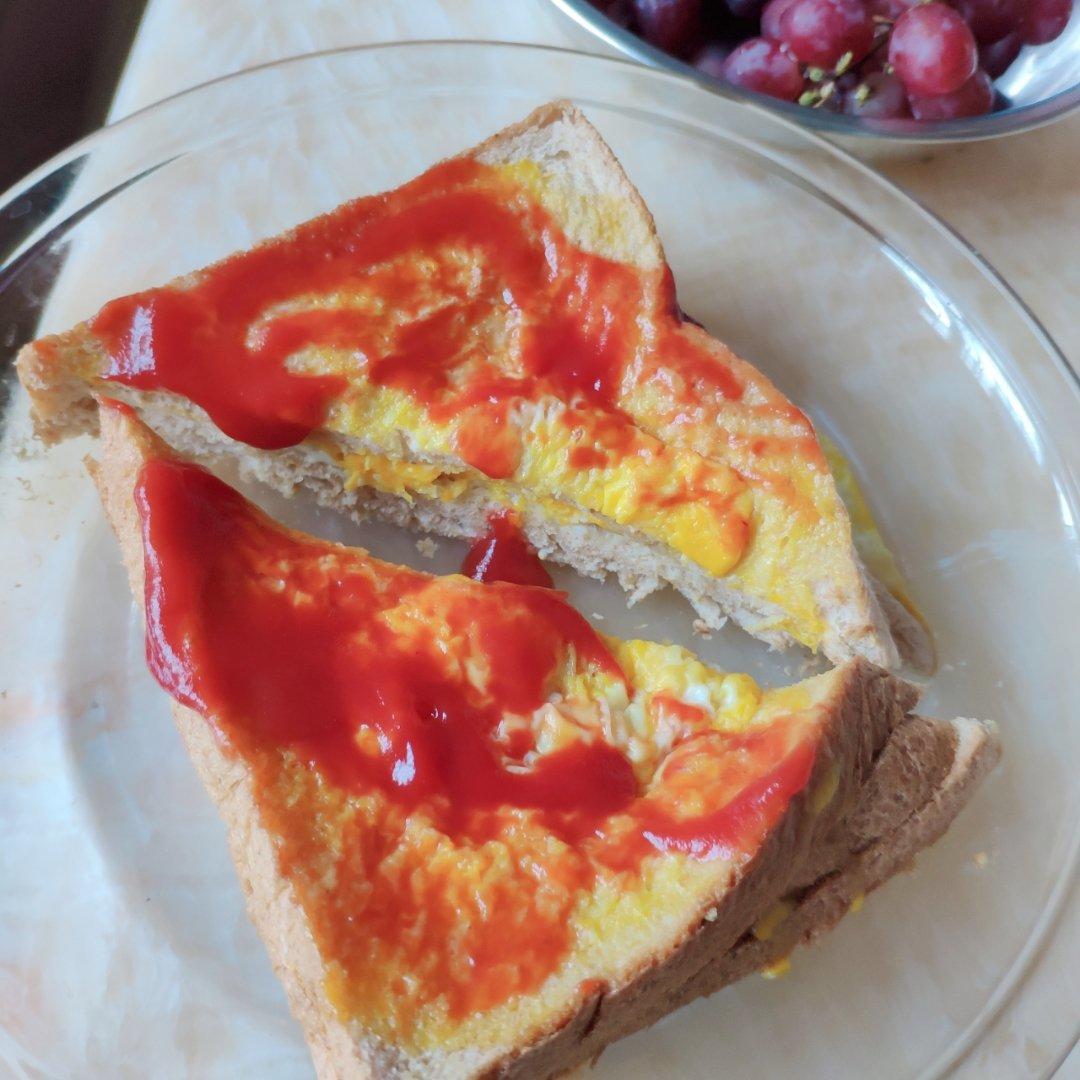 【1分钟鸡蛋三明治】微波懒人早餐