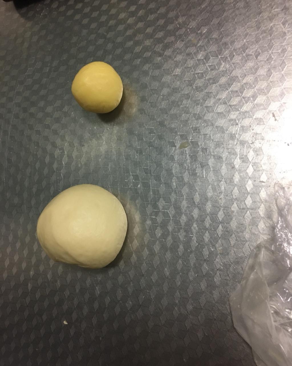 好吃到炸裂的港式菠萝包（附带制作酥皮的小视频）