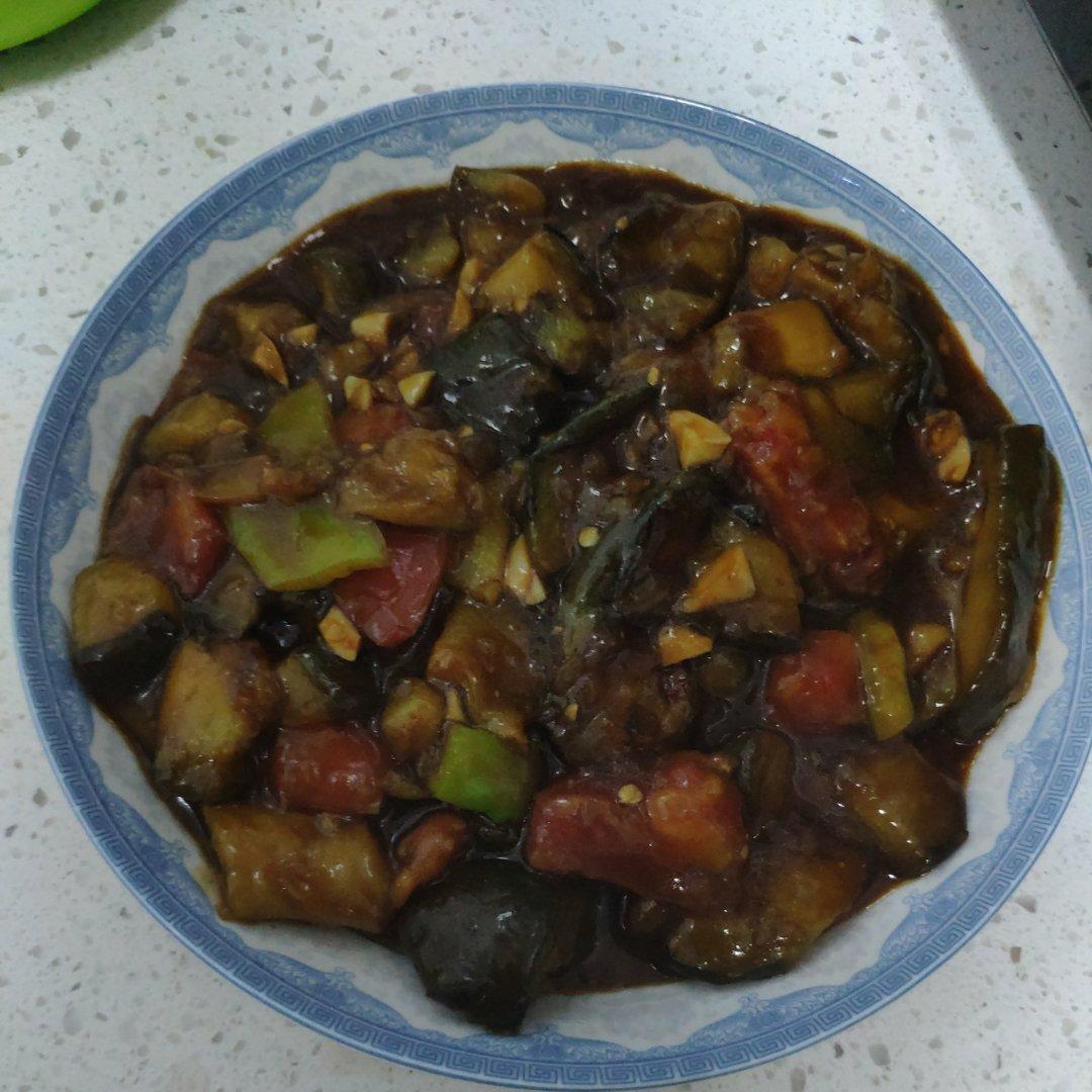 红烧茄子（佐西红柿尖椒）