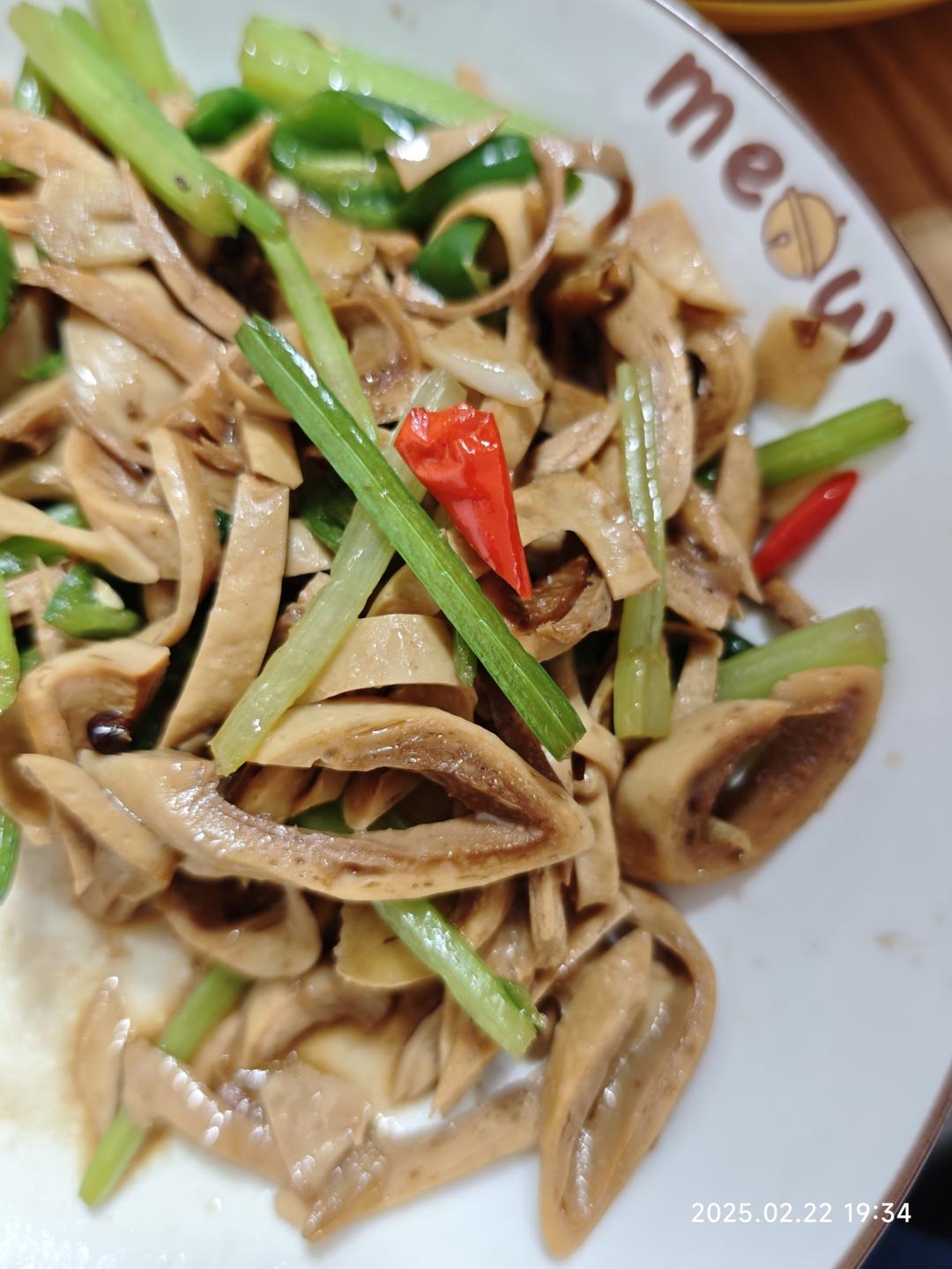 比肉还好吃的素菜，非豆笋莫属了！郫县豆瓣酱爆炒豆笋