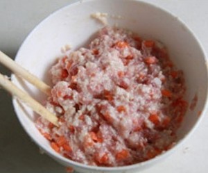豆腐肉末酿香菇的做法 步骤3