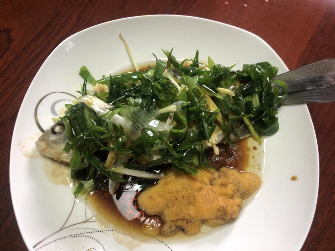 厨师长教你：“清蒸鲫鱼”的家常做法，营养又美味