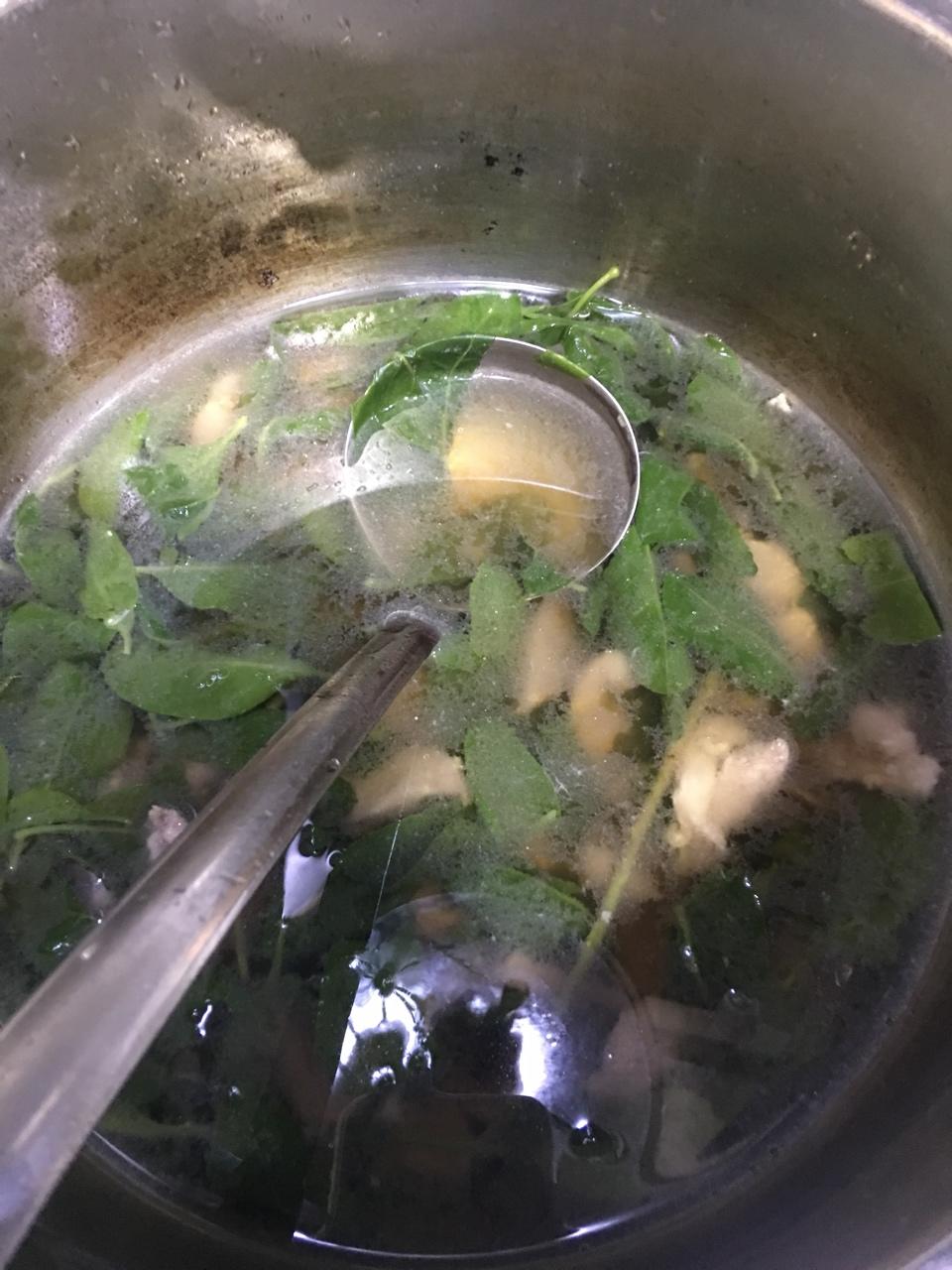 枸杞叶猪肝瘦肉汤