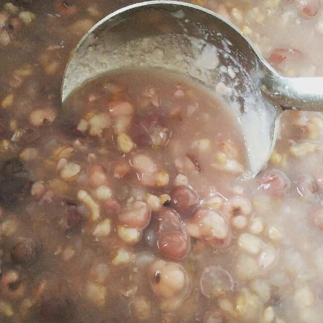 红豆薏仁荞麦燕麦粥的做法