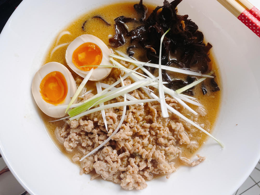 意面秒变日式拉面！轻松做札幌味增拉面（无需熬汤,现做现吃）