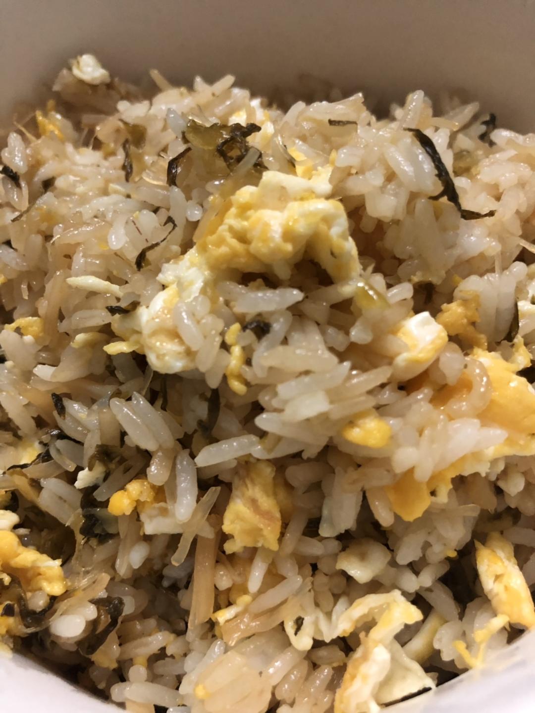 黯然销魂瑶柱丝酸菜炒饭的做法