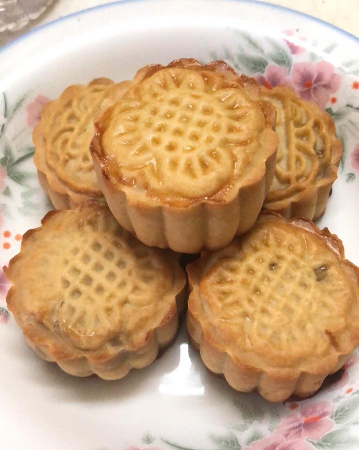 广式月饼—蛋黄莲蓉月饼