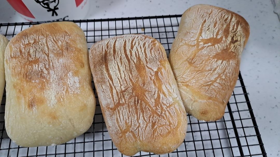 恰巴塔面包  Ciabatta