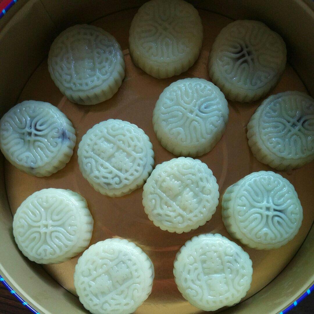 绝世好方！不开裂不粘手港式冰皮月饼（附奶黄馅做法）