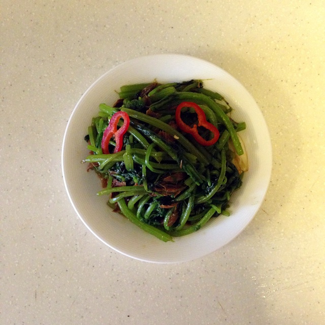 金枪鱼拌茼蒿