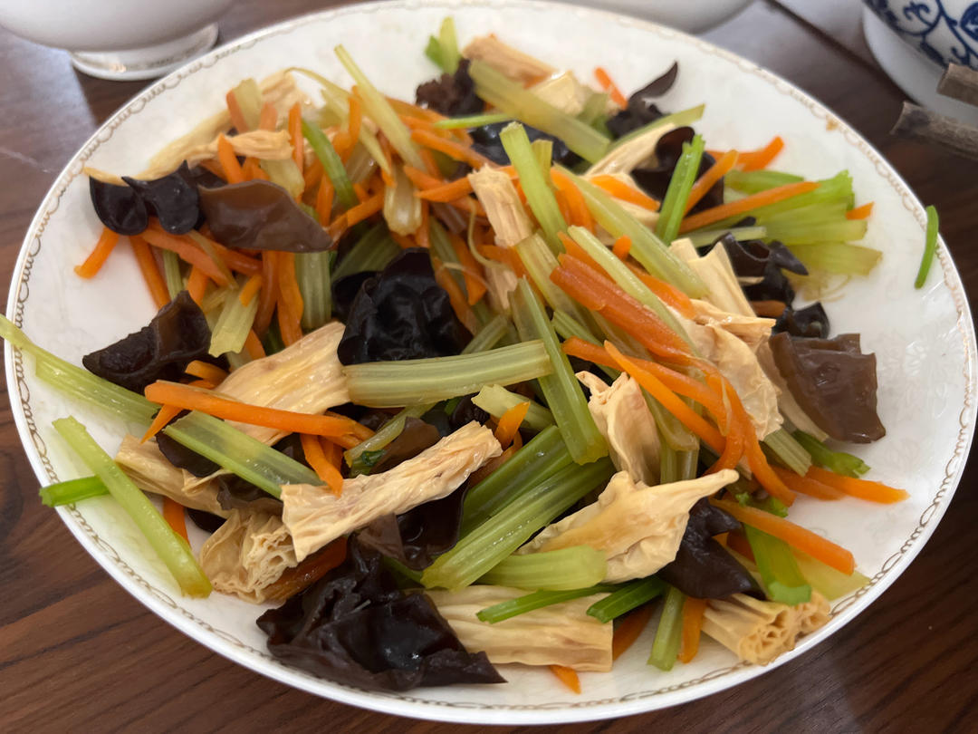 爽口香芹拌腐竹