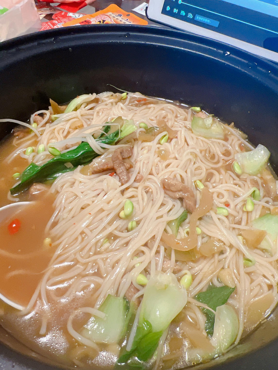 多少次早起就为了这一口——榨菜肉丝面