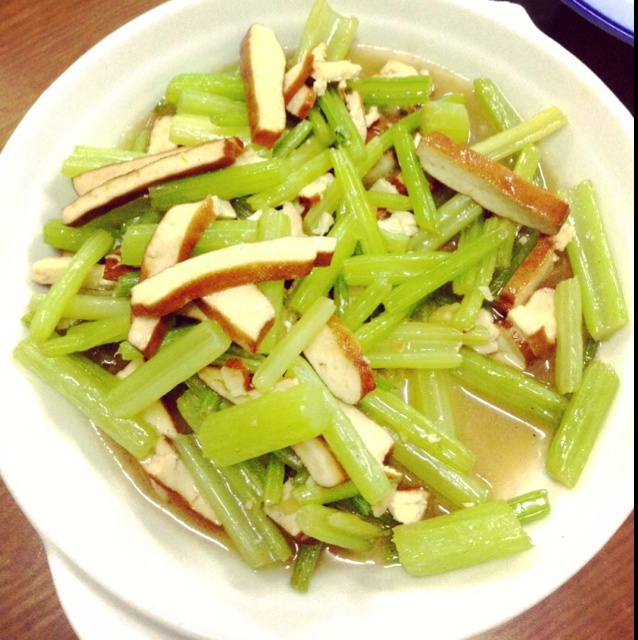 芹菜炒香干