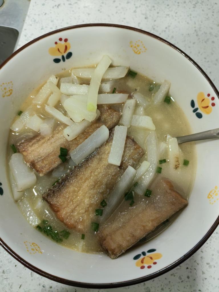 萝卜丝带鱼汤