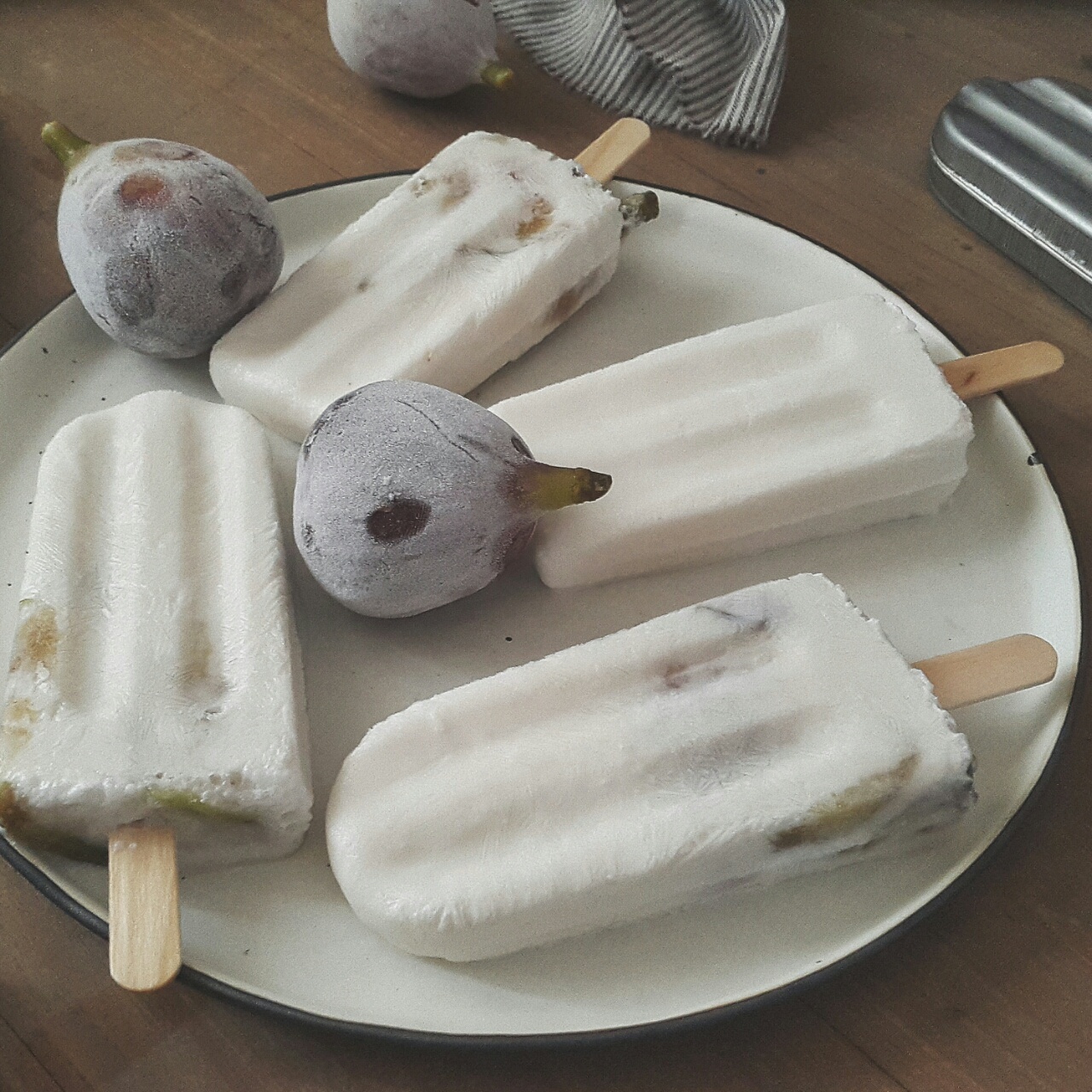 无花果椰子棒冰<FIG & COCONUT POPSICLES>