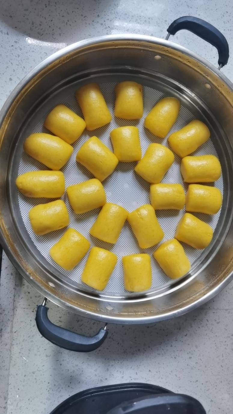 潘坚