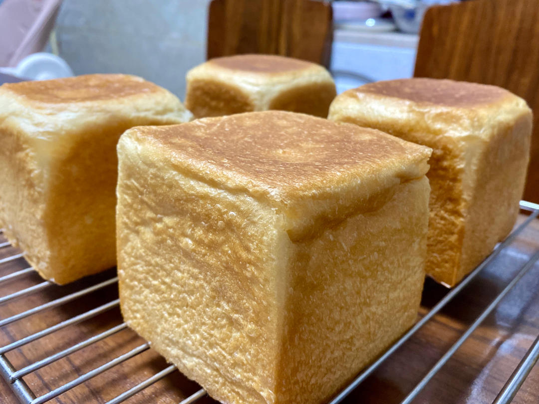 好吃到犯规的网红「生吐司」