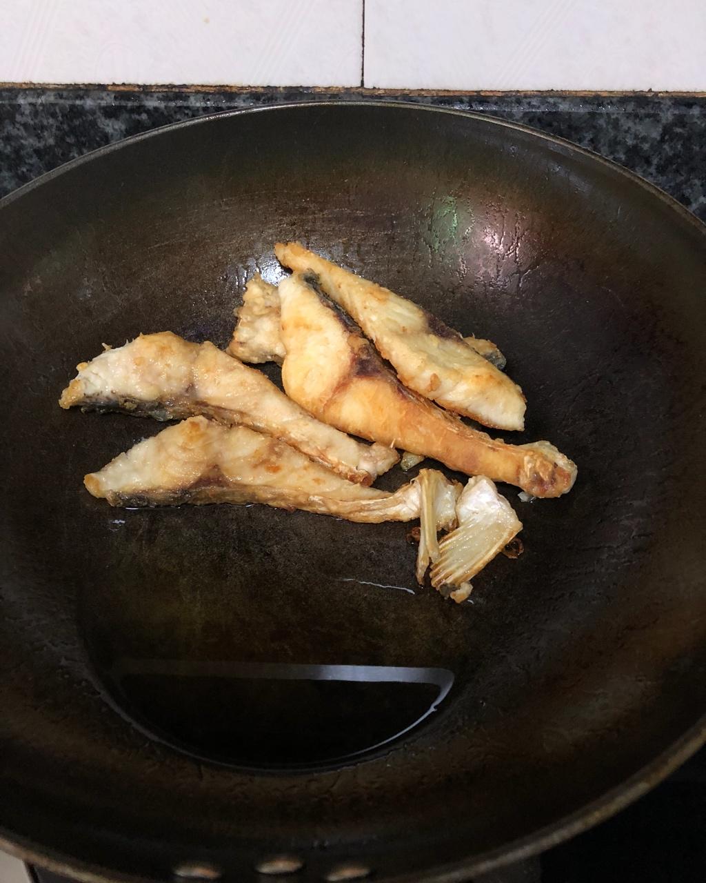 陈小家做的香煎鱼块爸爸菜