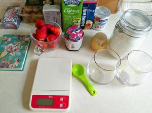 喜茶『芝士莓莓』奶盖的做法 步骤1