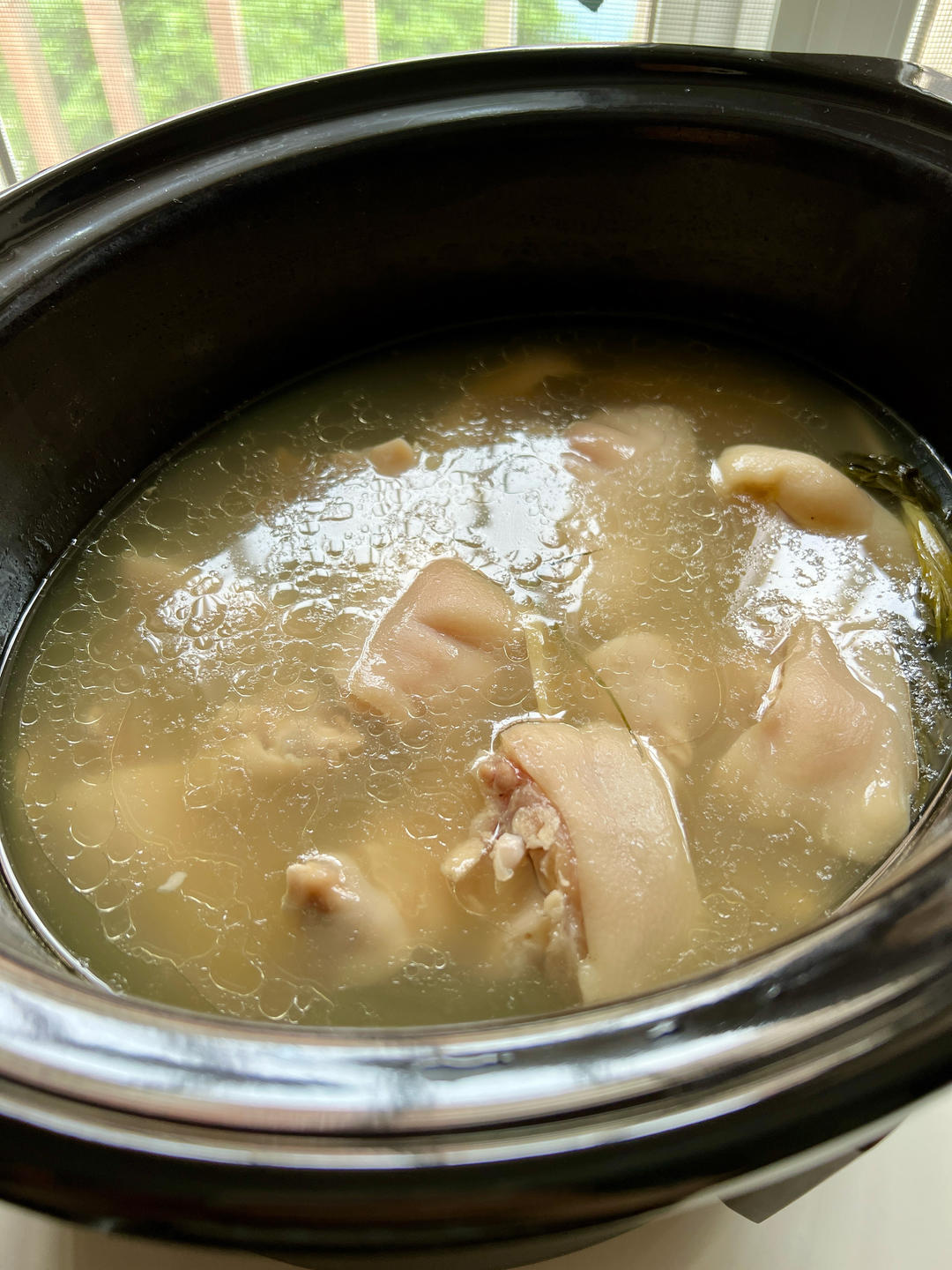 猪蹄黄豆汤