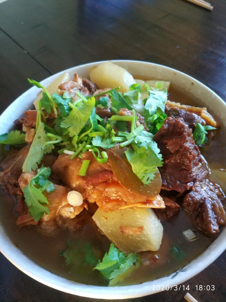 满口留香的红烧牛腩的做法