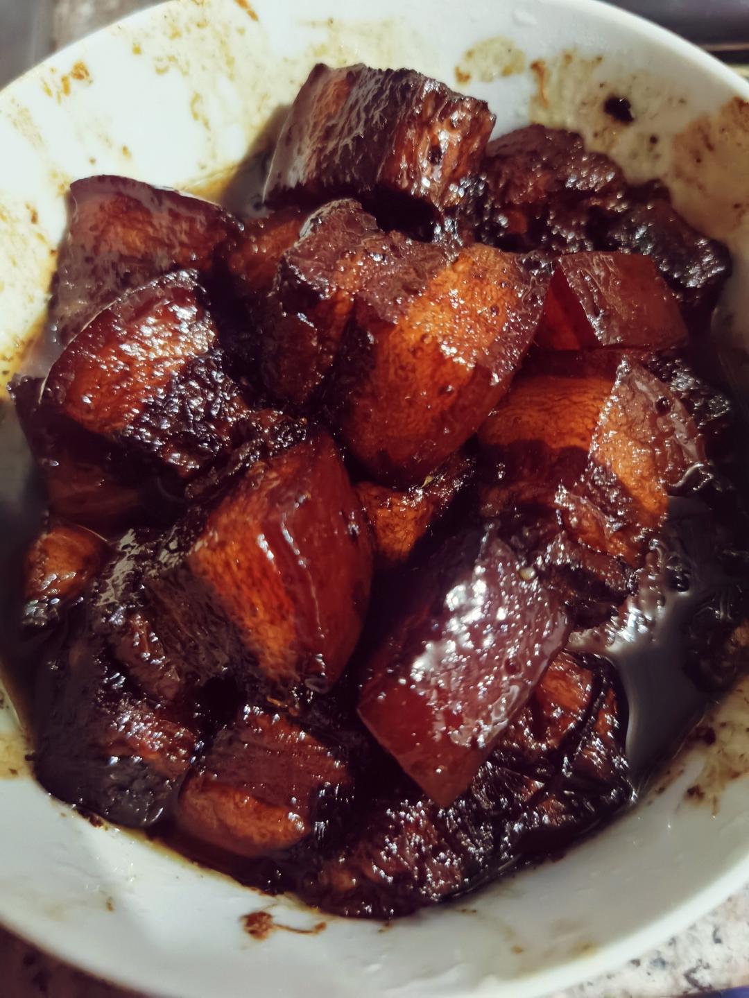 吃着碗里望着锅里的红烧肉