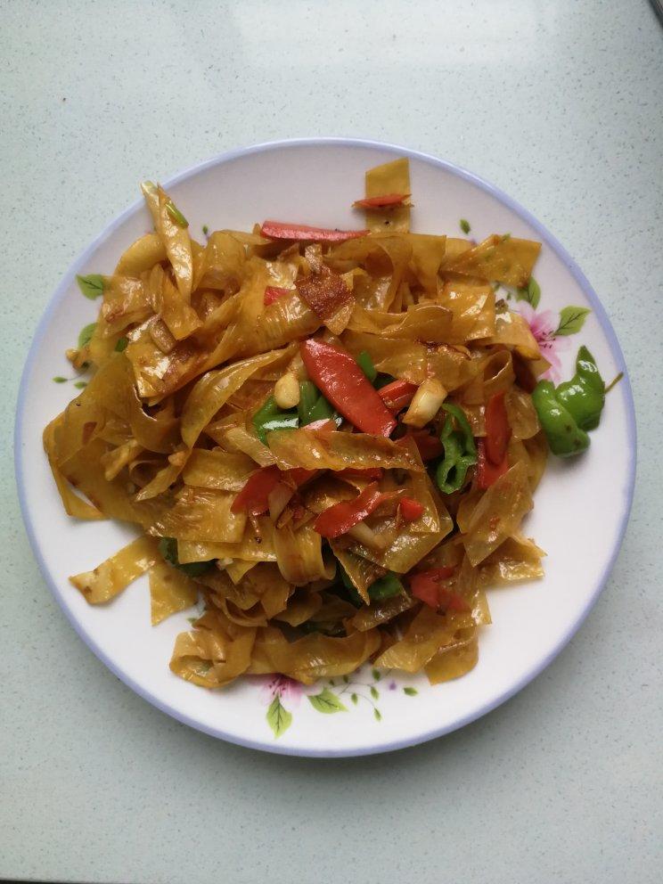 双椒烩炒豆油皮