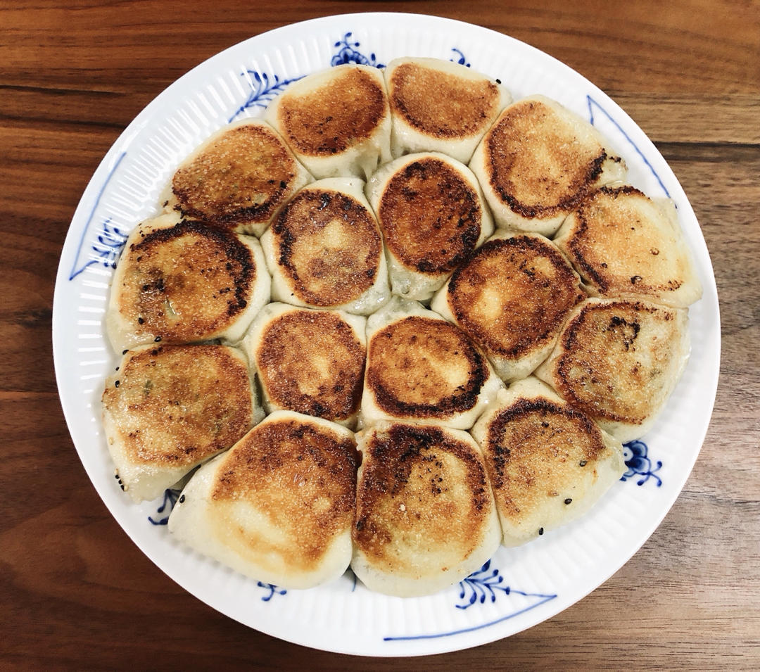 生煎包（新视频。猪肉韭菜莲藕生煎包）
