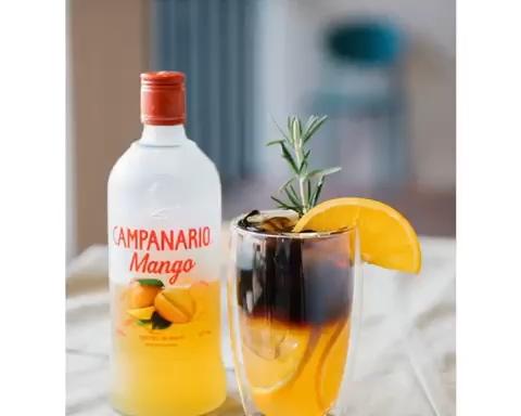 夏日解乏消暑自制咖啡店饮品：黑金多芒气泡美式（咖啡鸡尾酒）