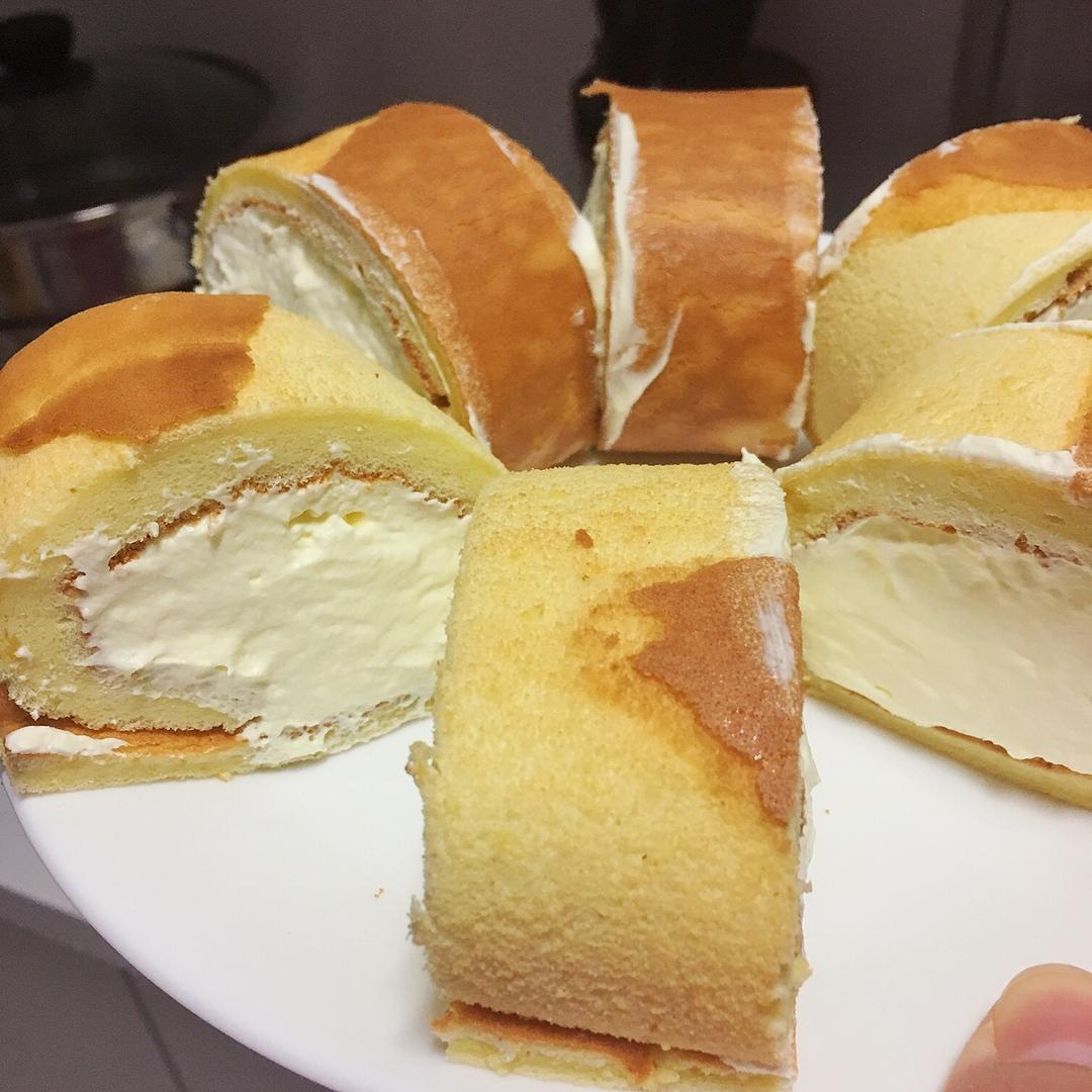 戚风奶油蛋糕卷