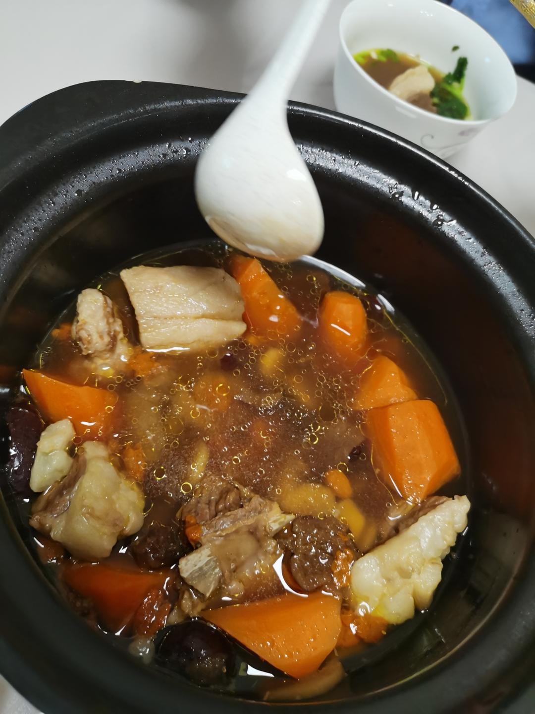 清炖滋补羊排汤