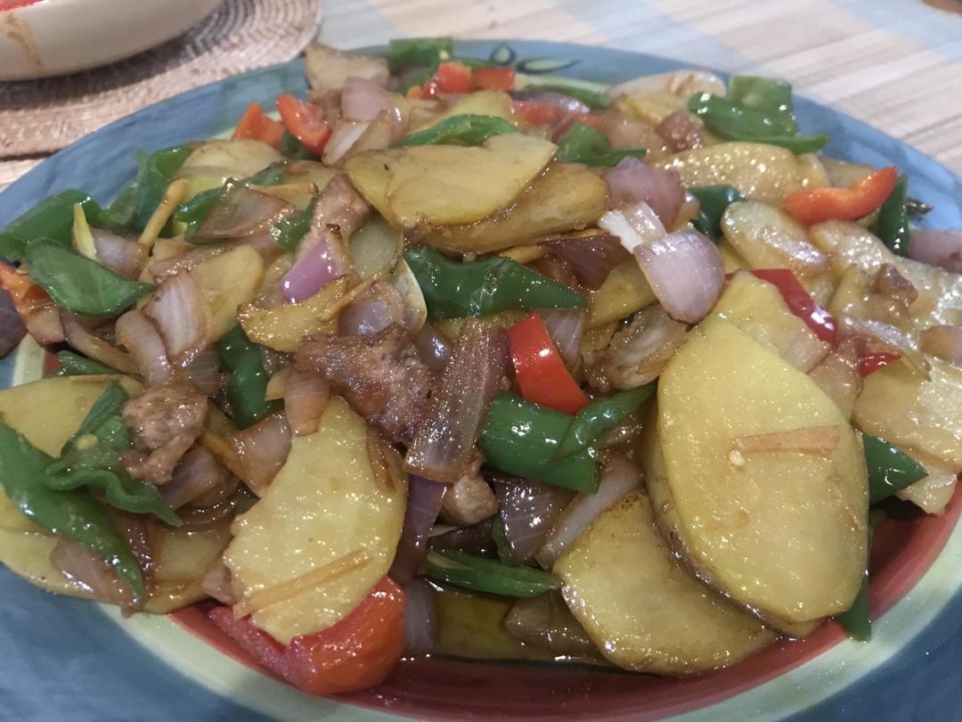 五花肉干煎土豆
