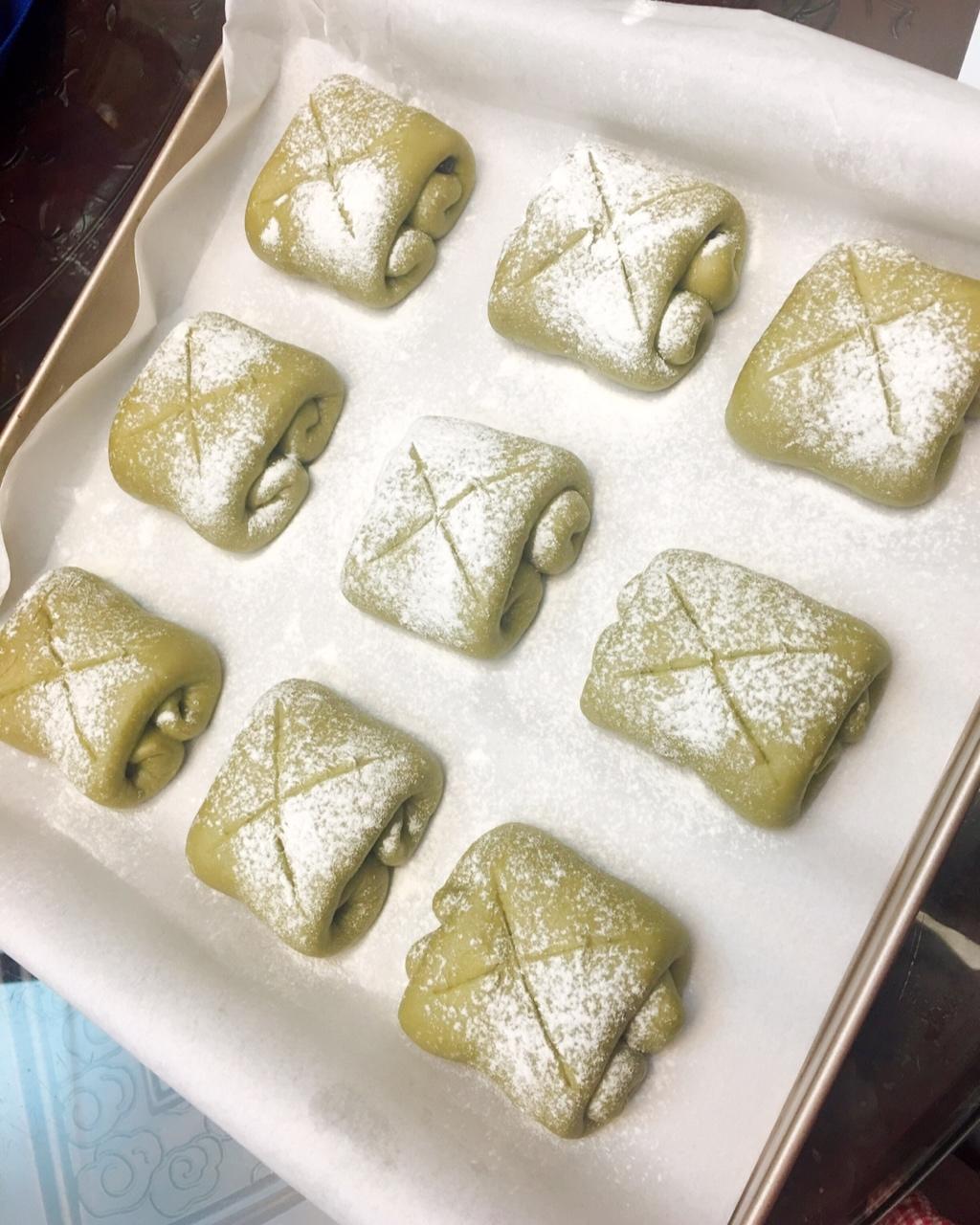 抹茶红豆牛奶卷（超好揉出手套膜的方子）