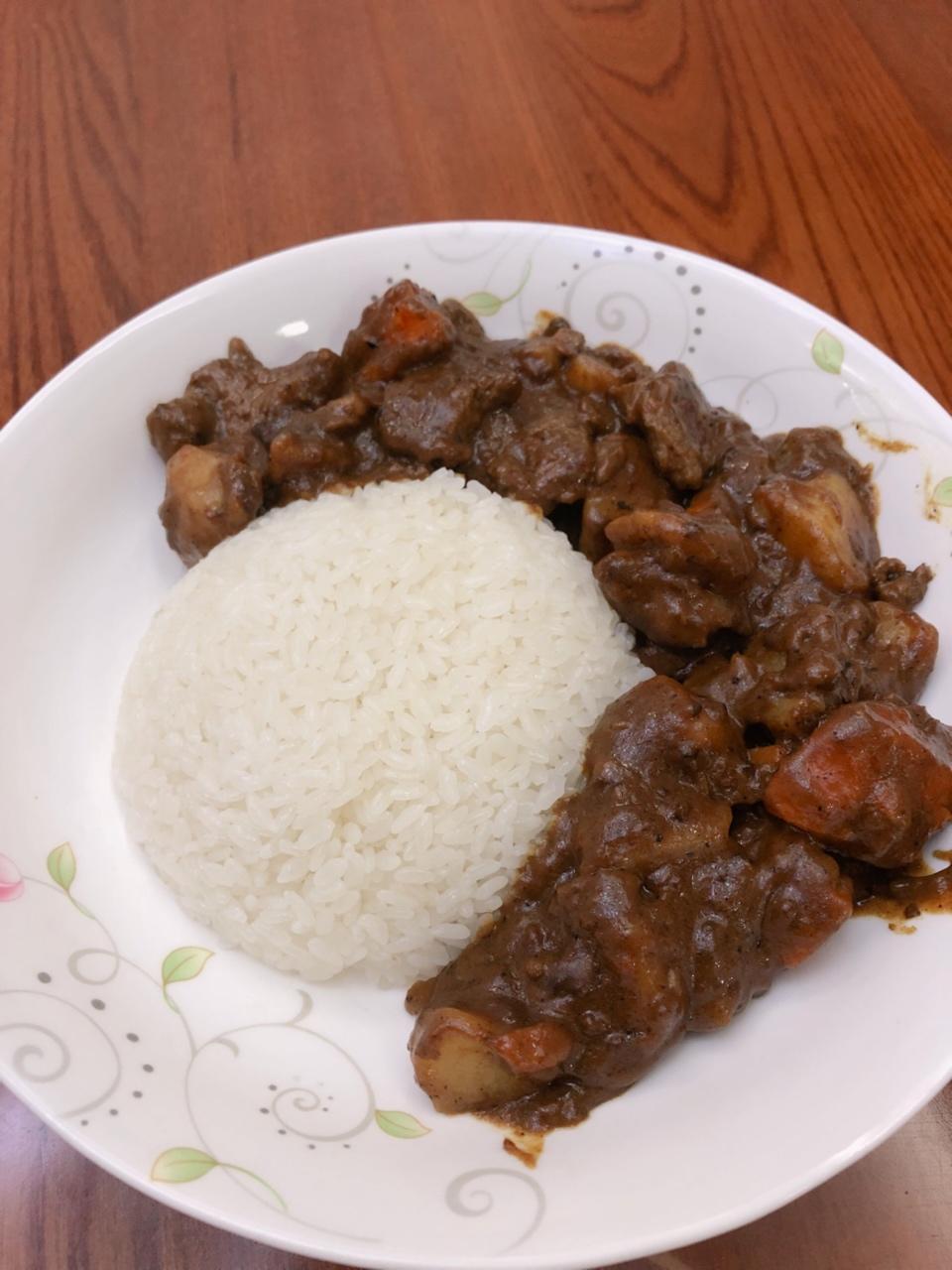 日式咖喱牛肉饭