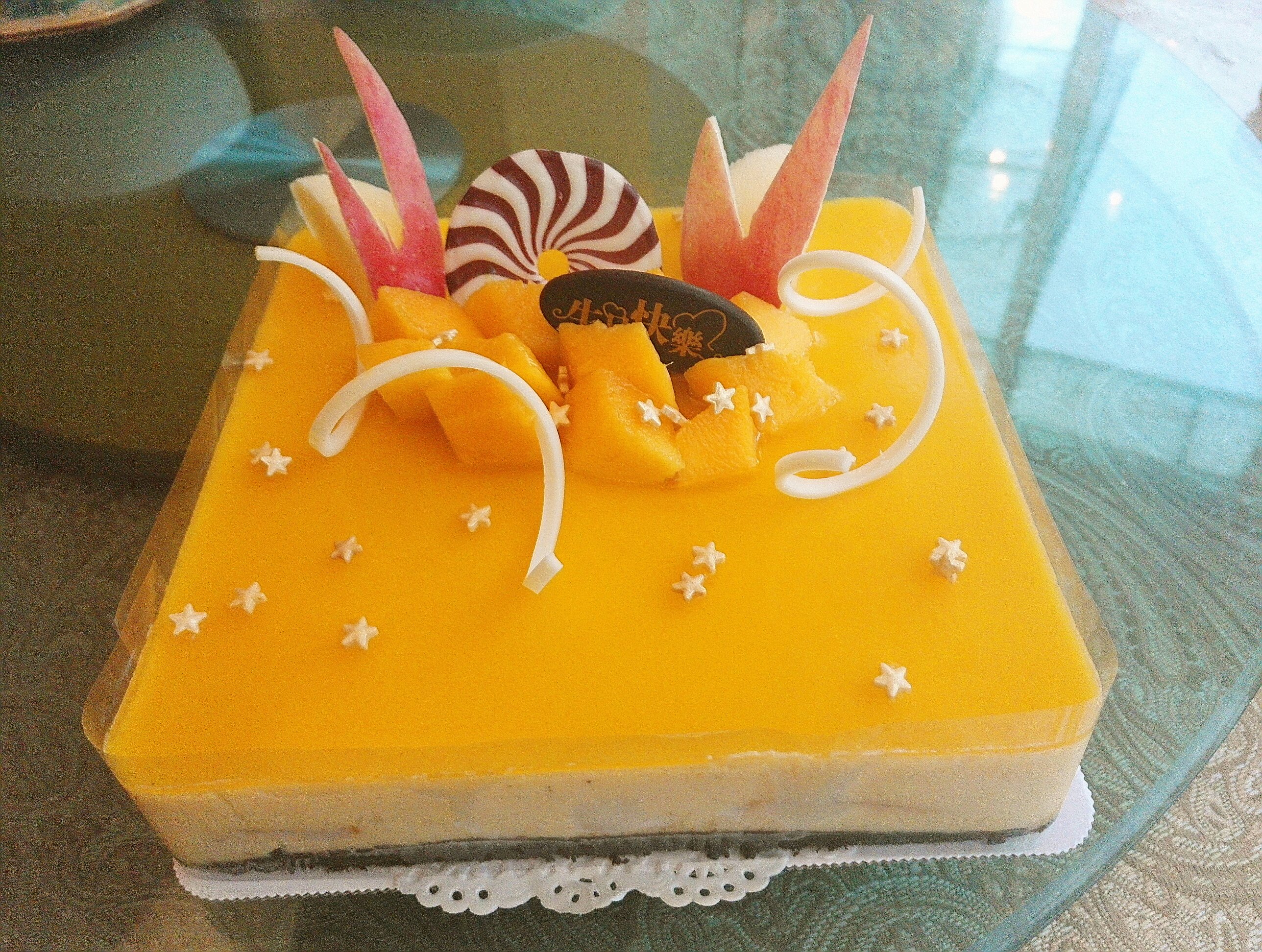 芒果芝士装饰蛋糕