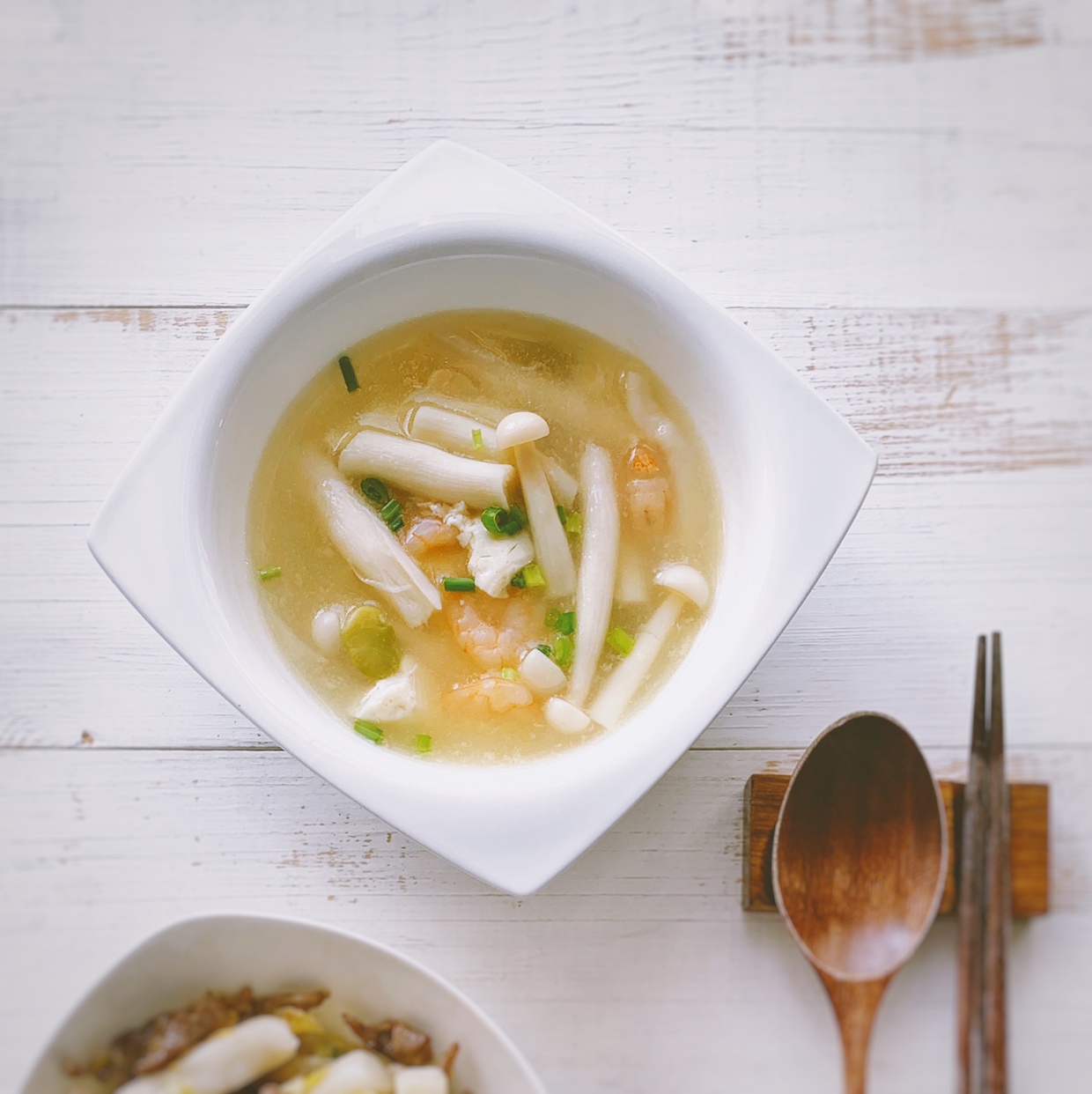 鲜美的春天汤羹：海鲜豆瓣豆腐汤的做法