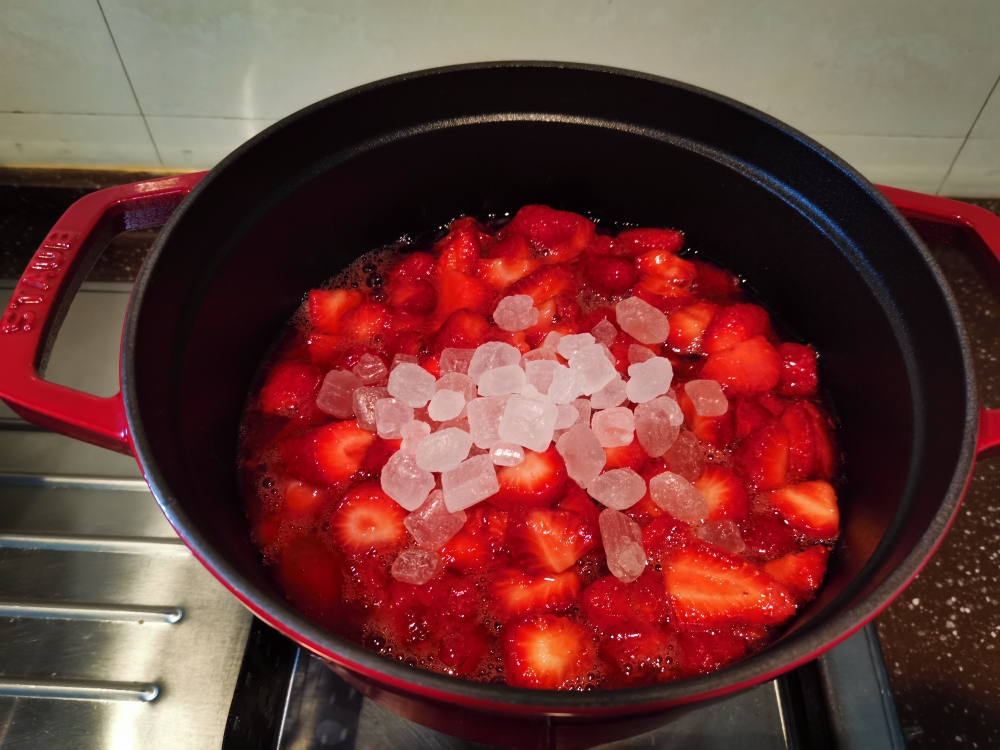 【亮晶晶的草莓酱】摘太多吃不完的好方法的做法 步骤6