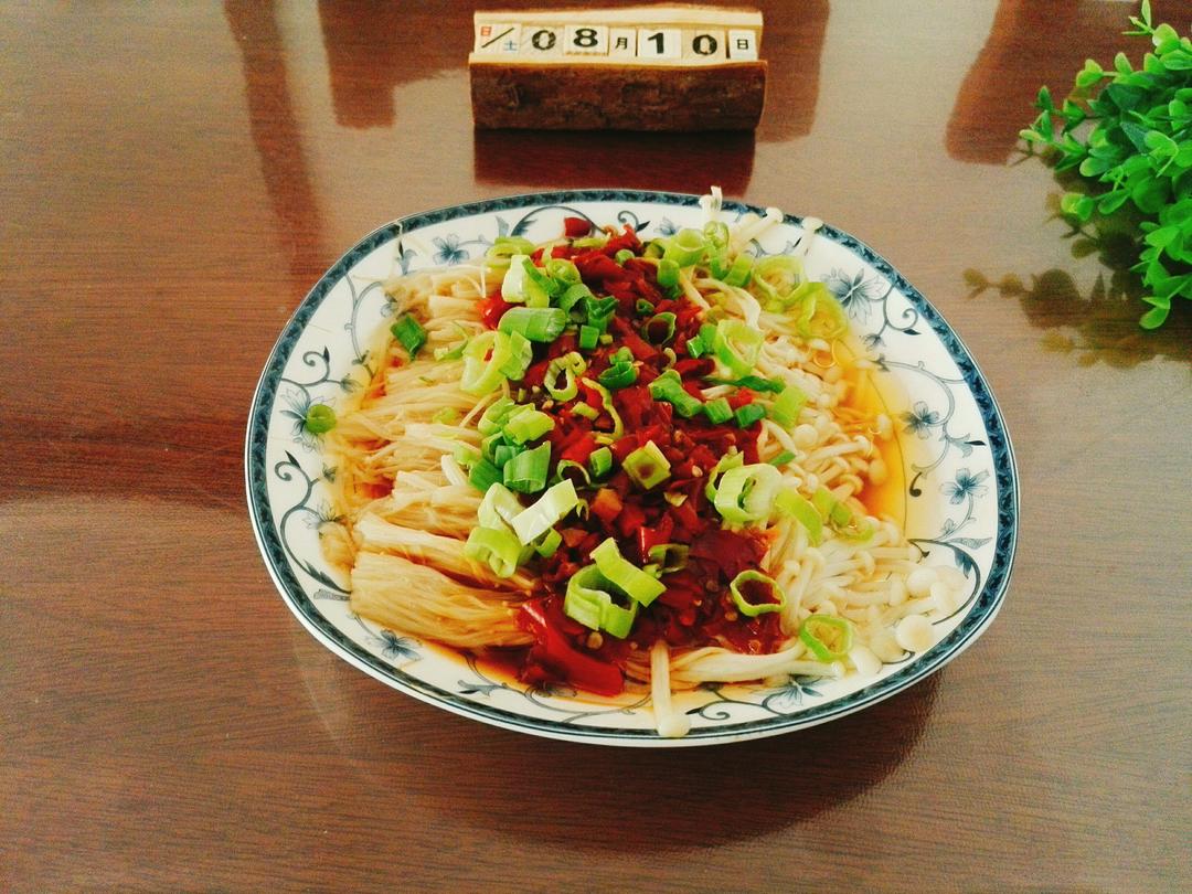 剁椒金针菇