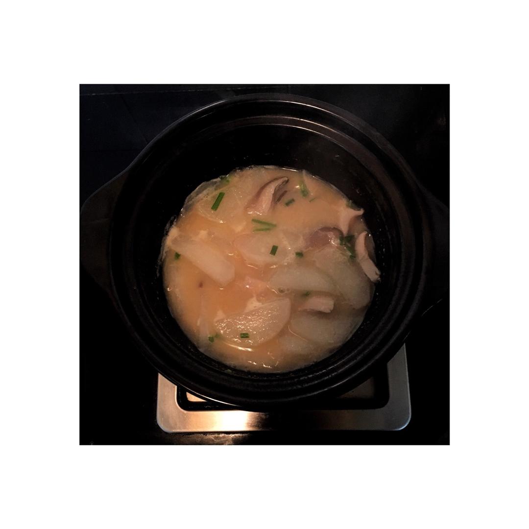 味噌萝卜暖身汤