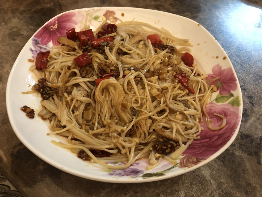 超级下饭的蒜蓉金针菇！好吃到爆