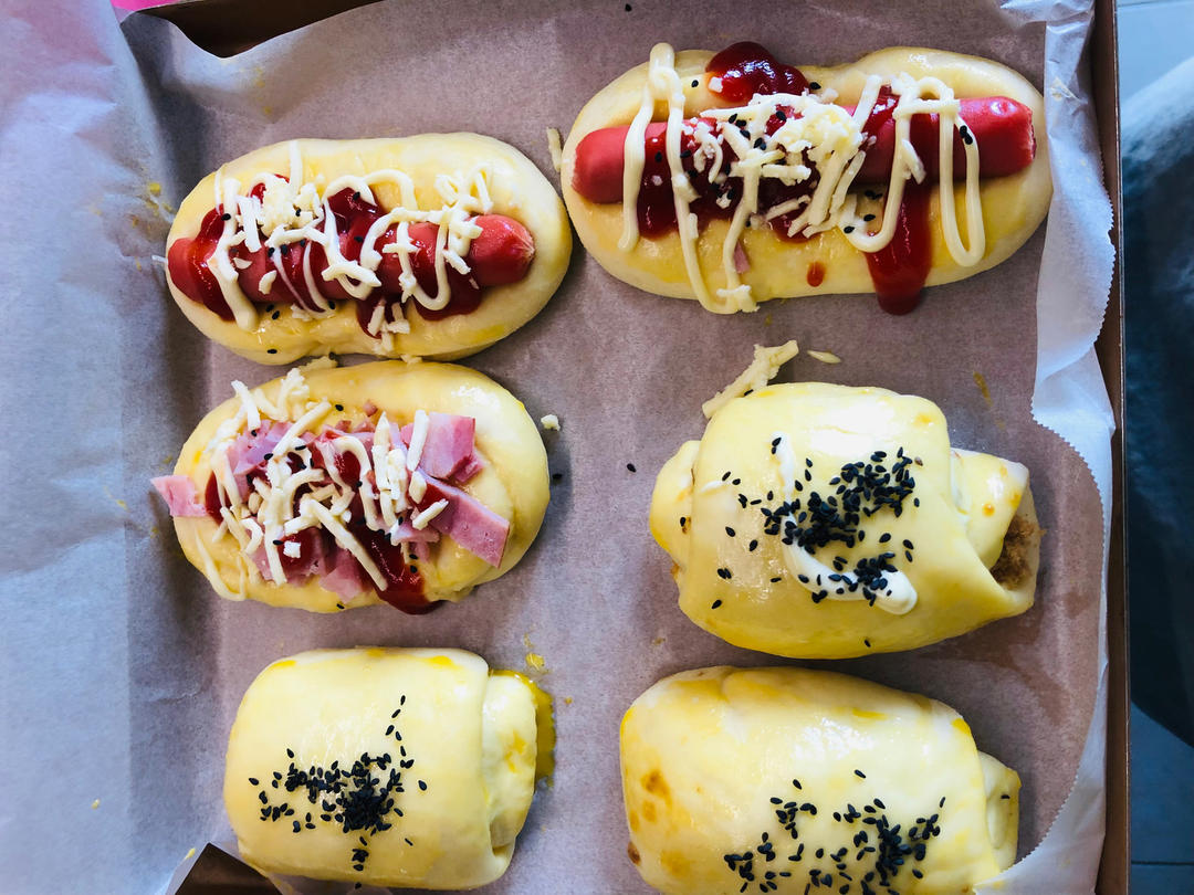 一个面团撑起一家店的台式面包—香肠面包