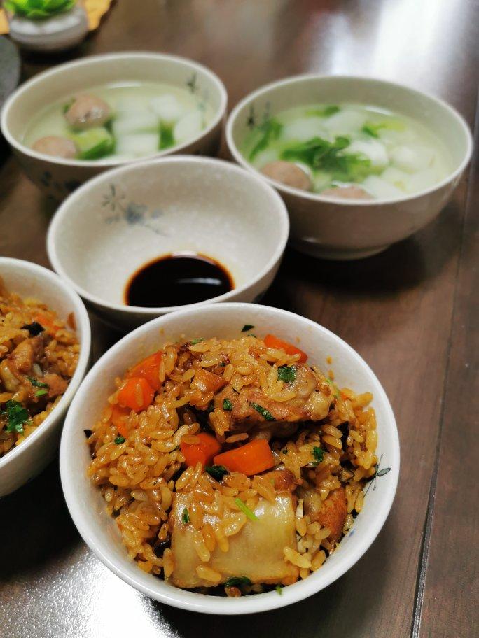 喷香排骨焖饭（爆好吃）
