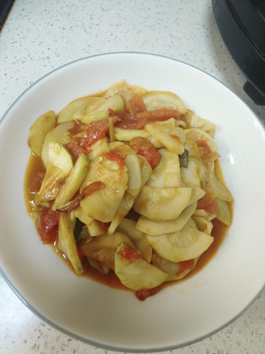 西红柿炒西葫芦