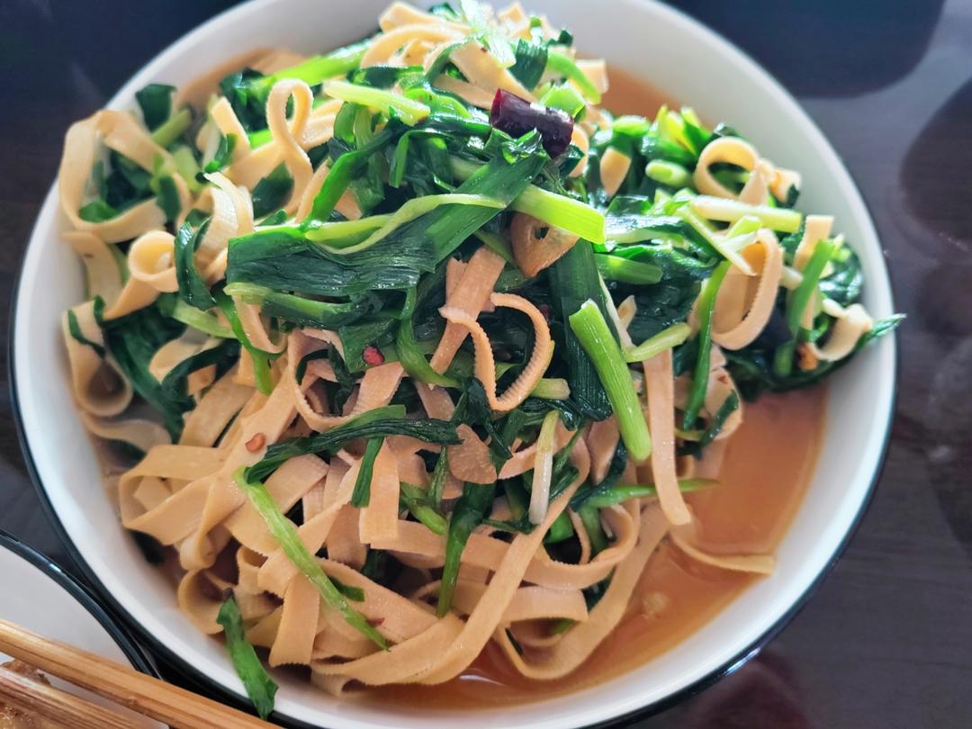 低脂韭菜炒千张丝百叶丝(干豆腐丝)